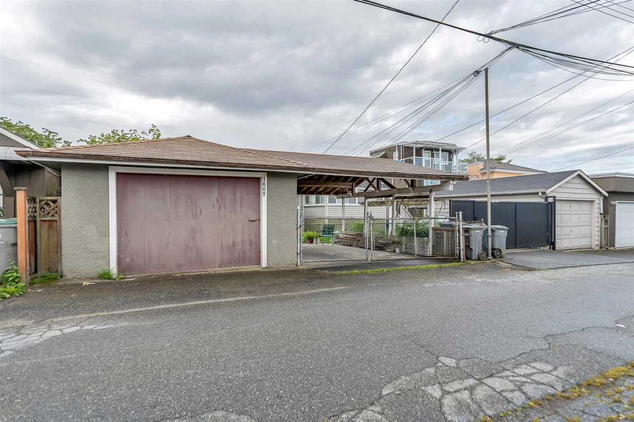 1607 E 36th Ave