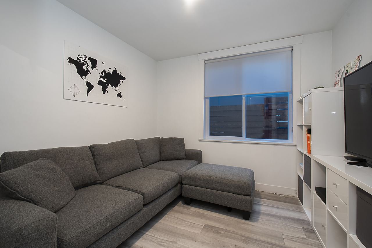 1140 W 17 St