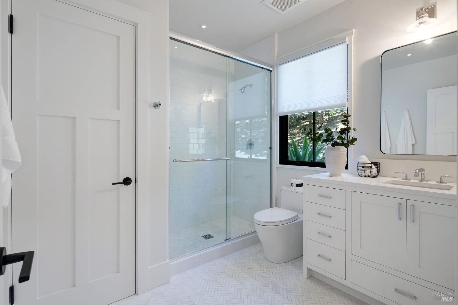 100 W Oak Knoll Dr, San Anselmo, CA 94960
