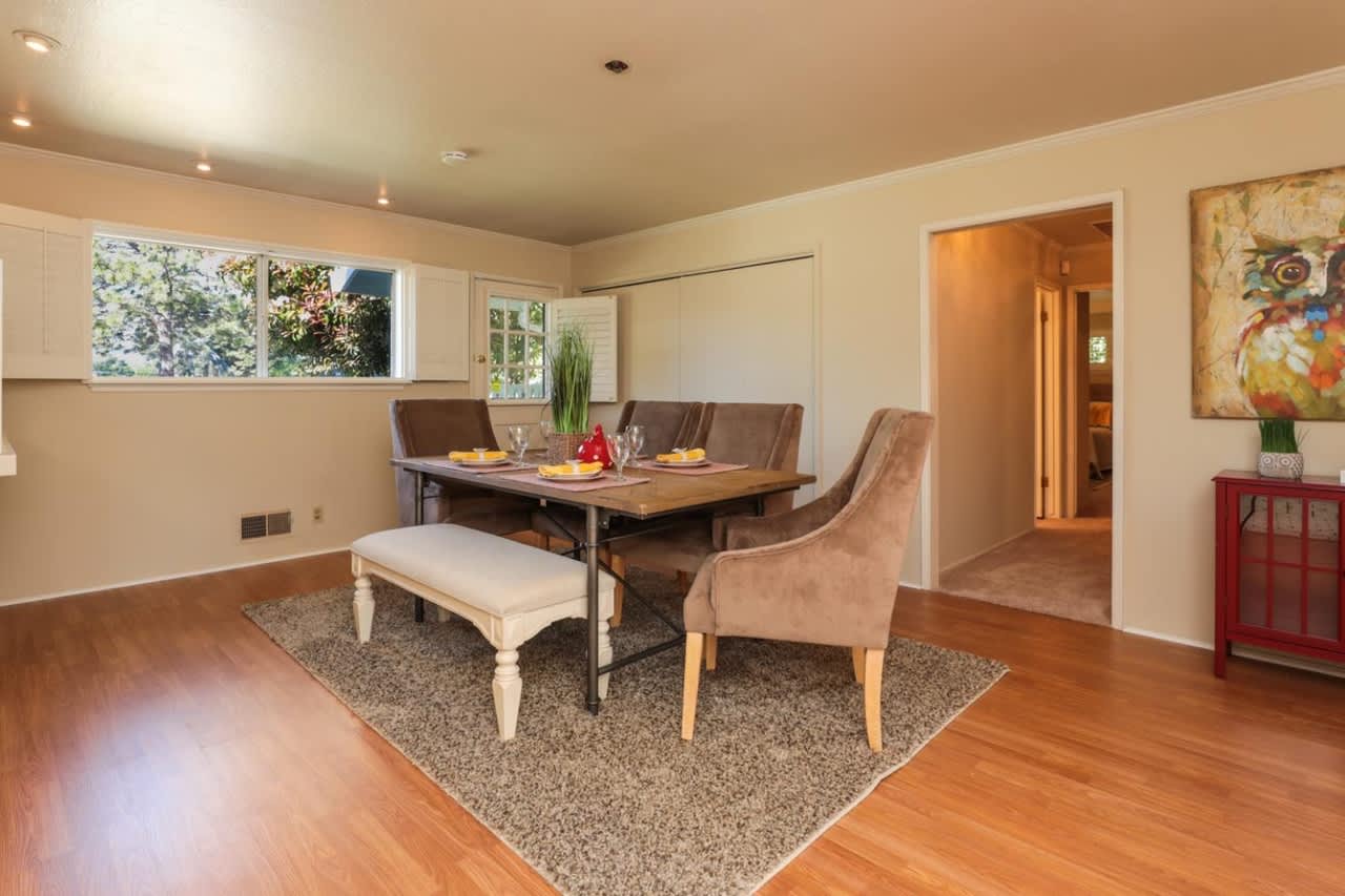 1211 Avalon Dr