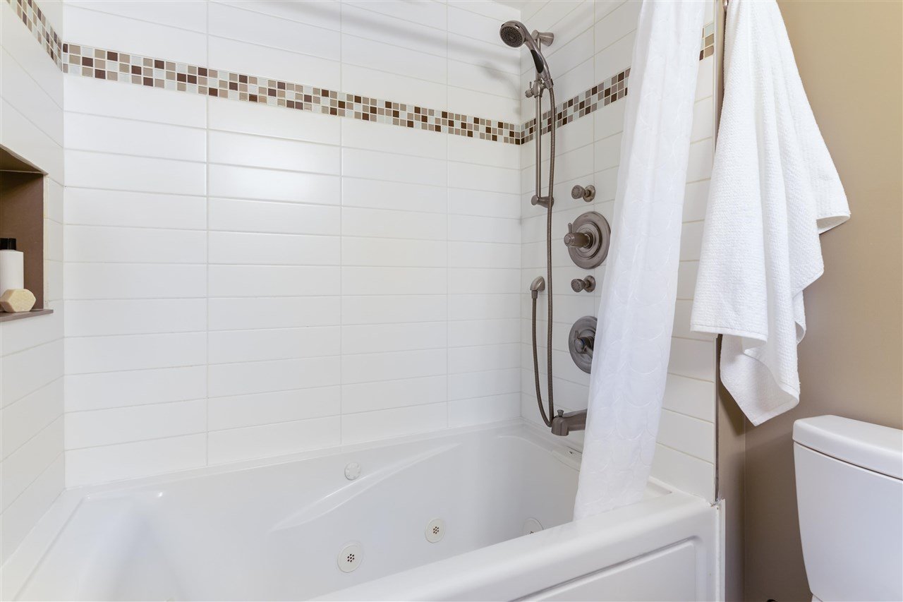210-2255 W 8th Ave