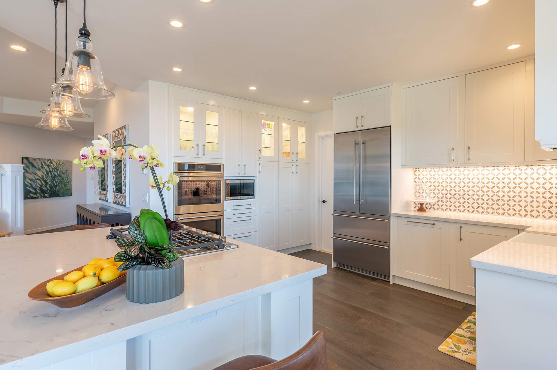 Sweeping Ocean Views - 24916 Lincoln Street