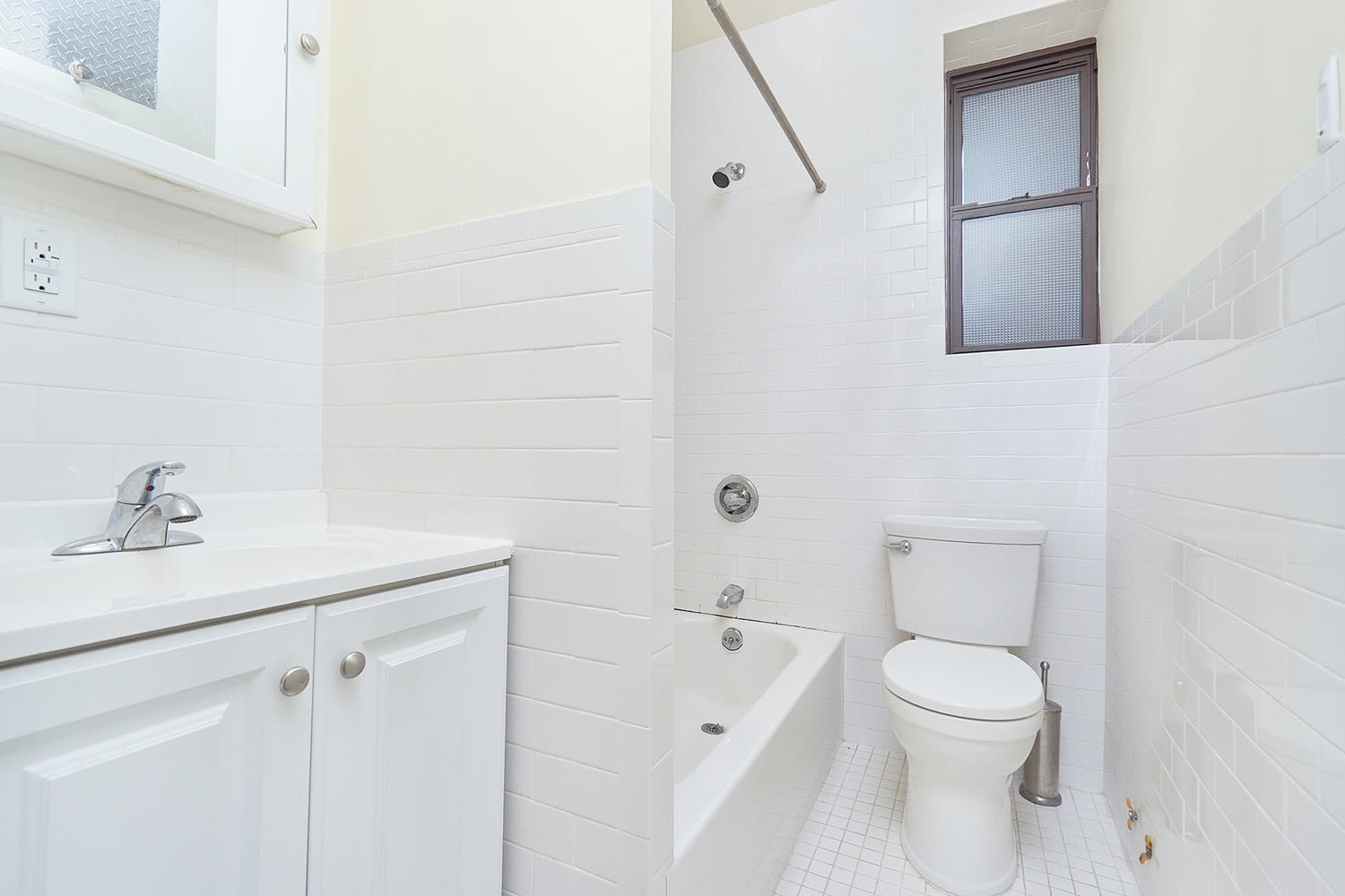 270 E 78th St, Unit 22