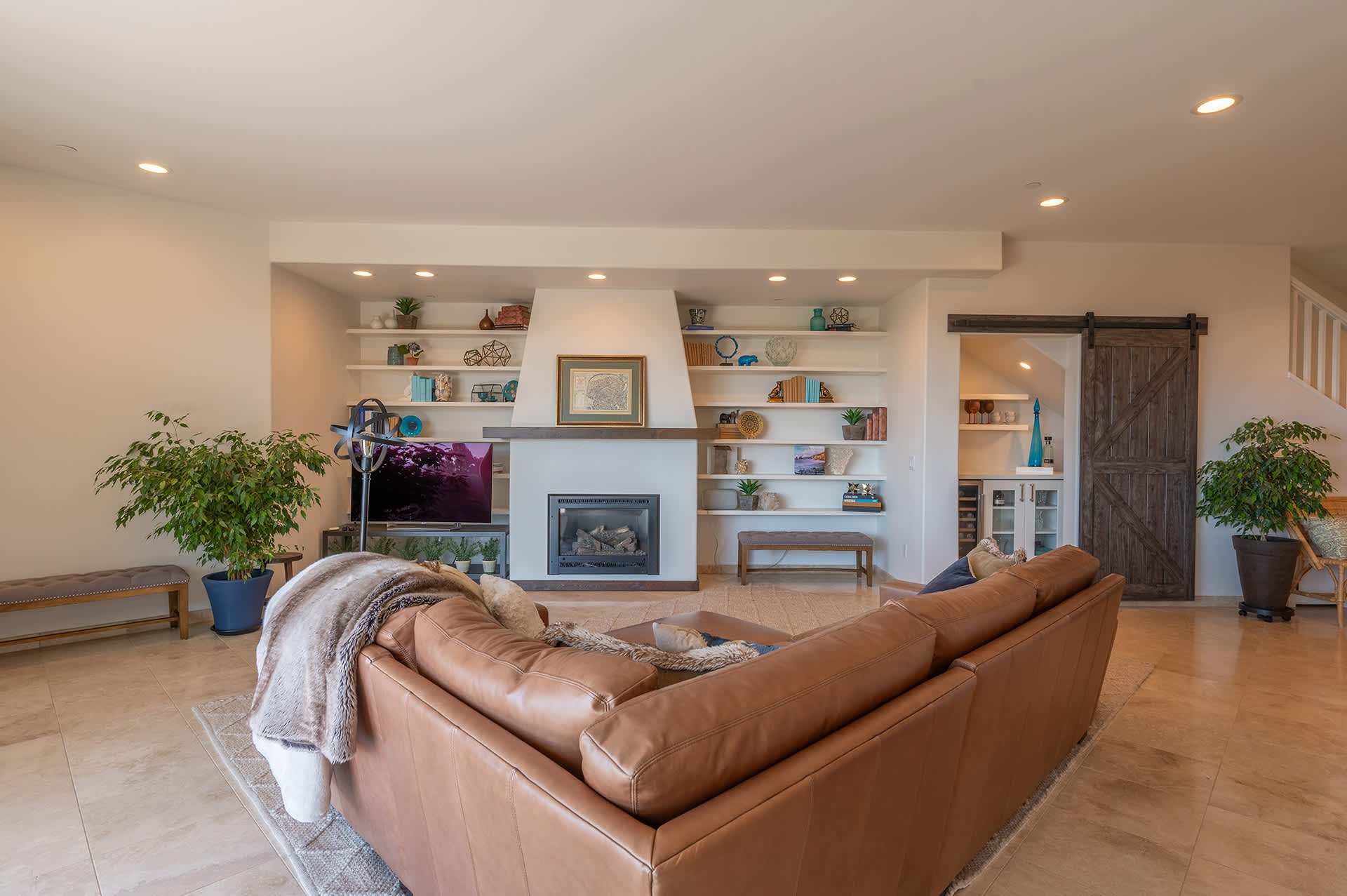 Sweeping Ocean Views - 24916 Lincoln Street