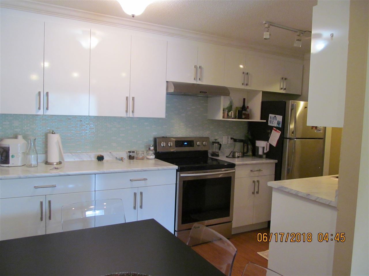 105-160 E 19th St