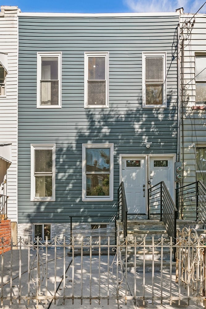 73 Crystal St