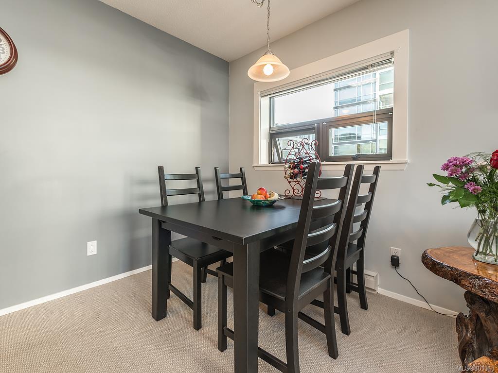 206-770 Cormorant St