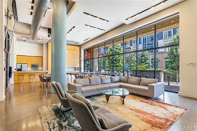 133 The Promenade N Unit 431