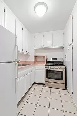 16 W 16th St., #3FN