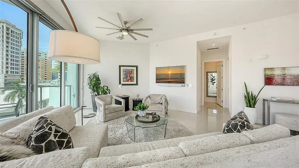 111 S Pineapple Ave #507