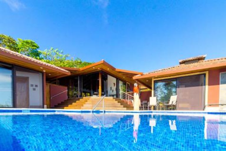 Home With Stunning 180 Ocean Views