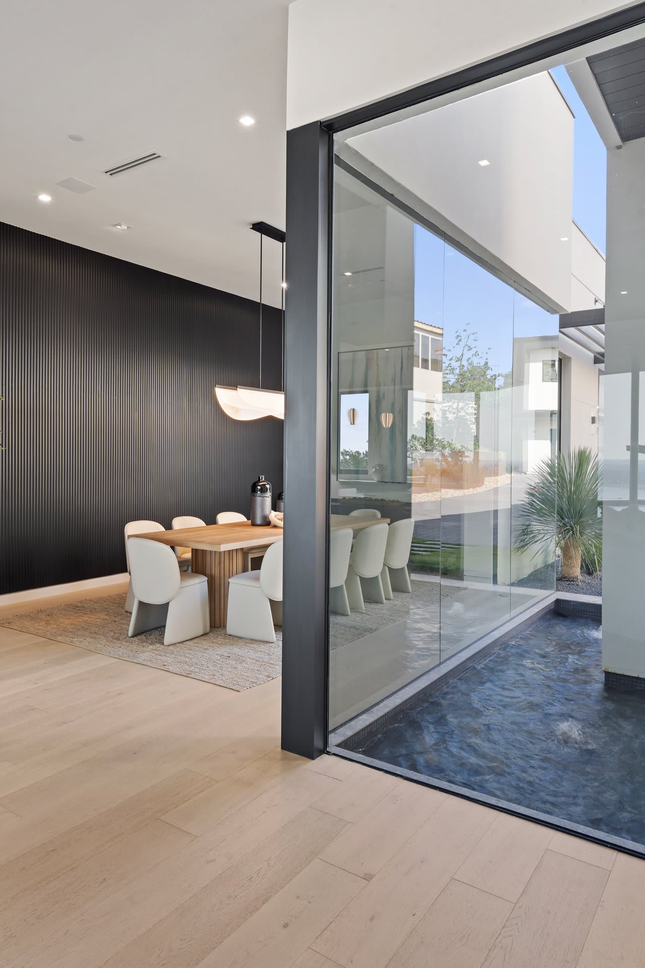 6809 Oasis Pass