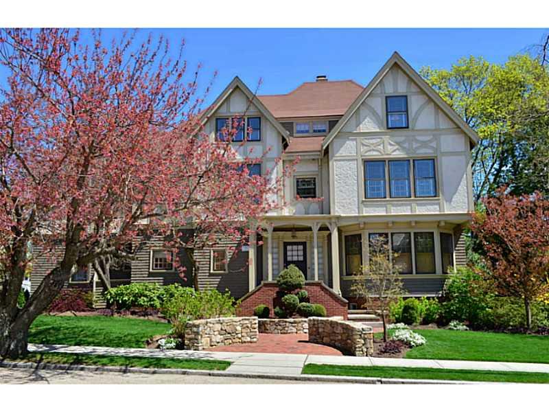 215 ARLINGTON AVE