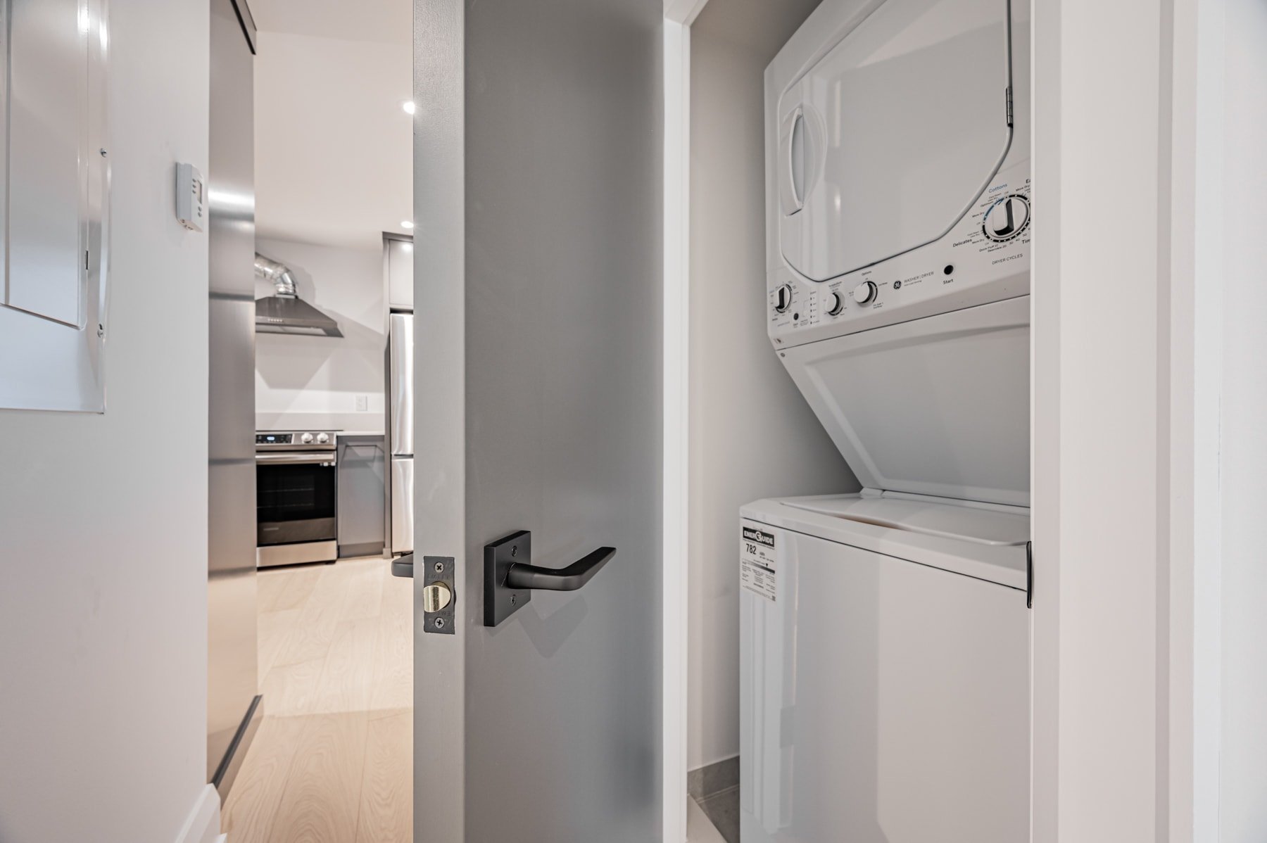 #3RD -607 HURON ST