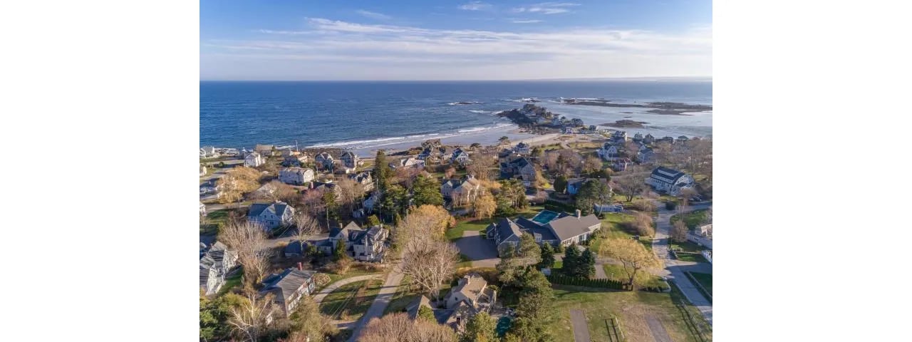 Home for Sale – 2 Clubhouse Drive, Kennebunk, ME