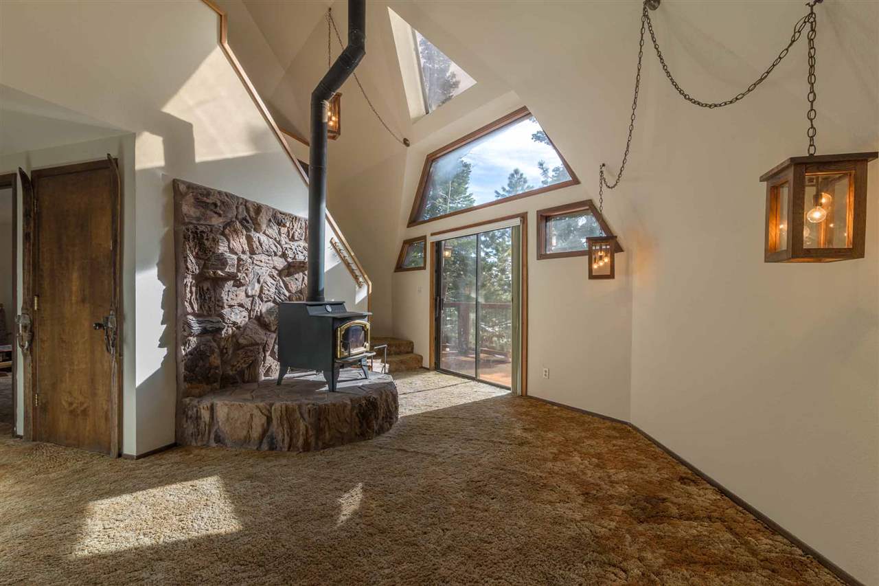 12784 Falcon Point Pl