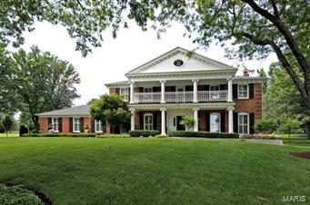 Idyllic Town & Country Living on 1+ Acres