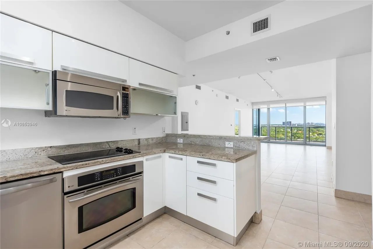 601 NE 36th St #1407