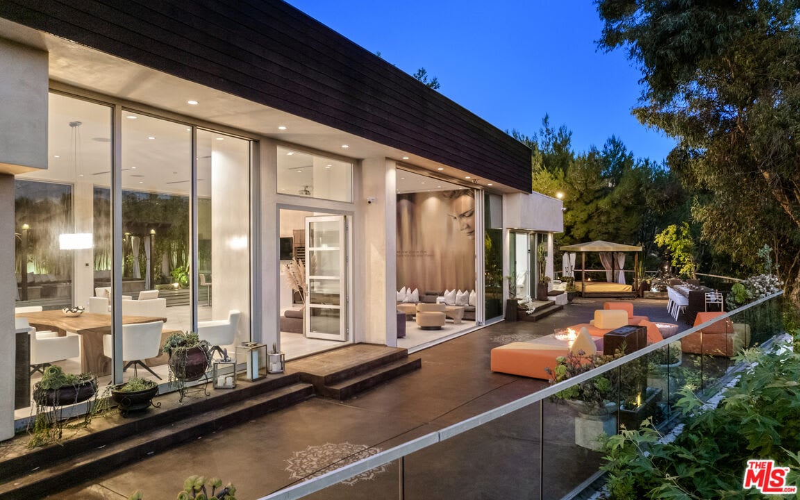 View Opulent