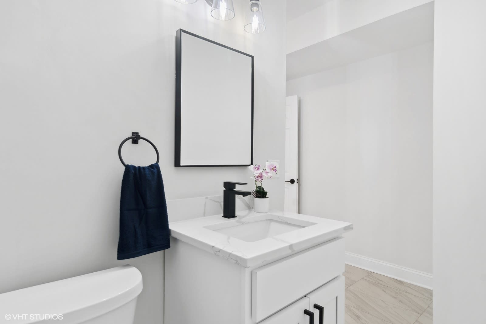 Private Address Unit 1E, Chicago, IL 60625