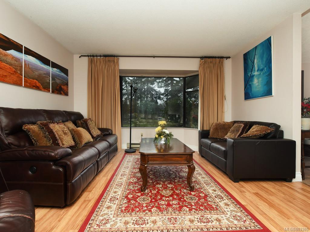 4075 Grange Rd, Saanich
