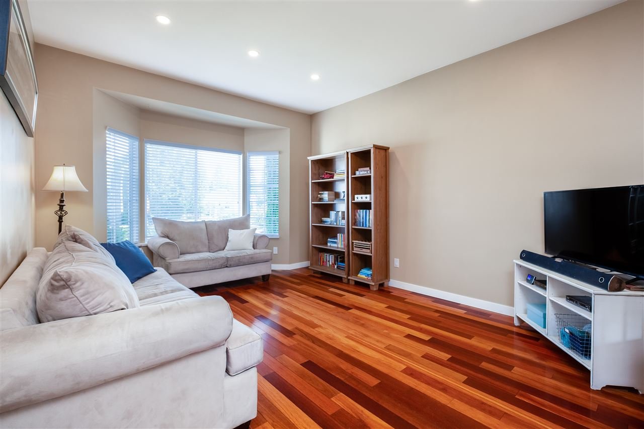 21588 95 Ave