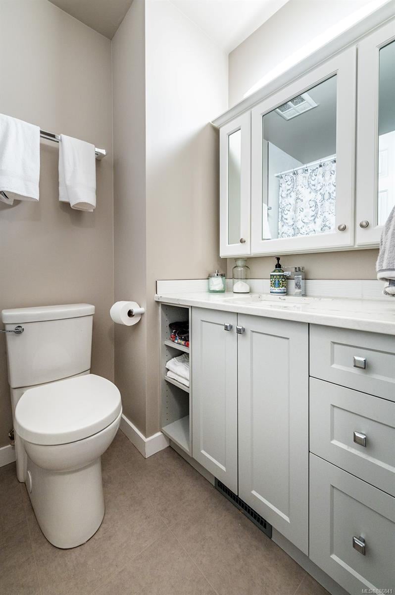 7-4540 W Saanich Rd