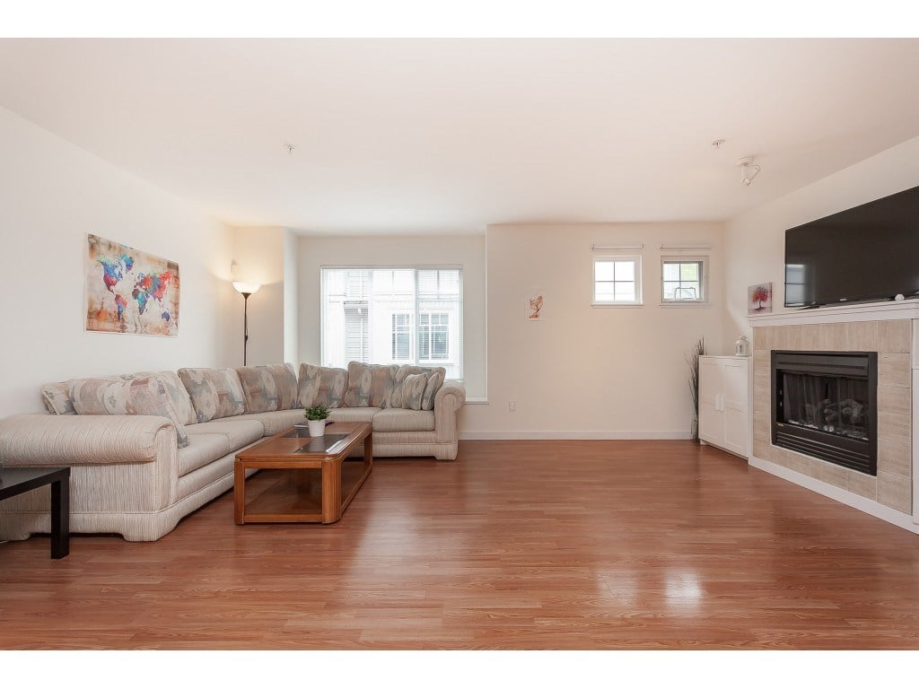 101-12040 68 Ave