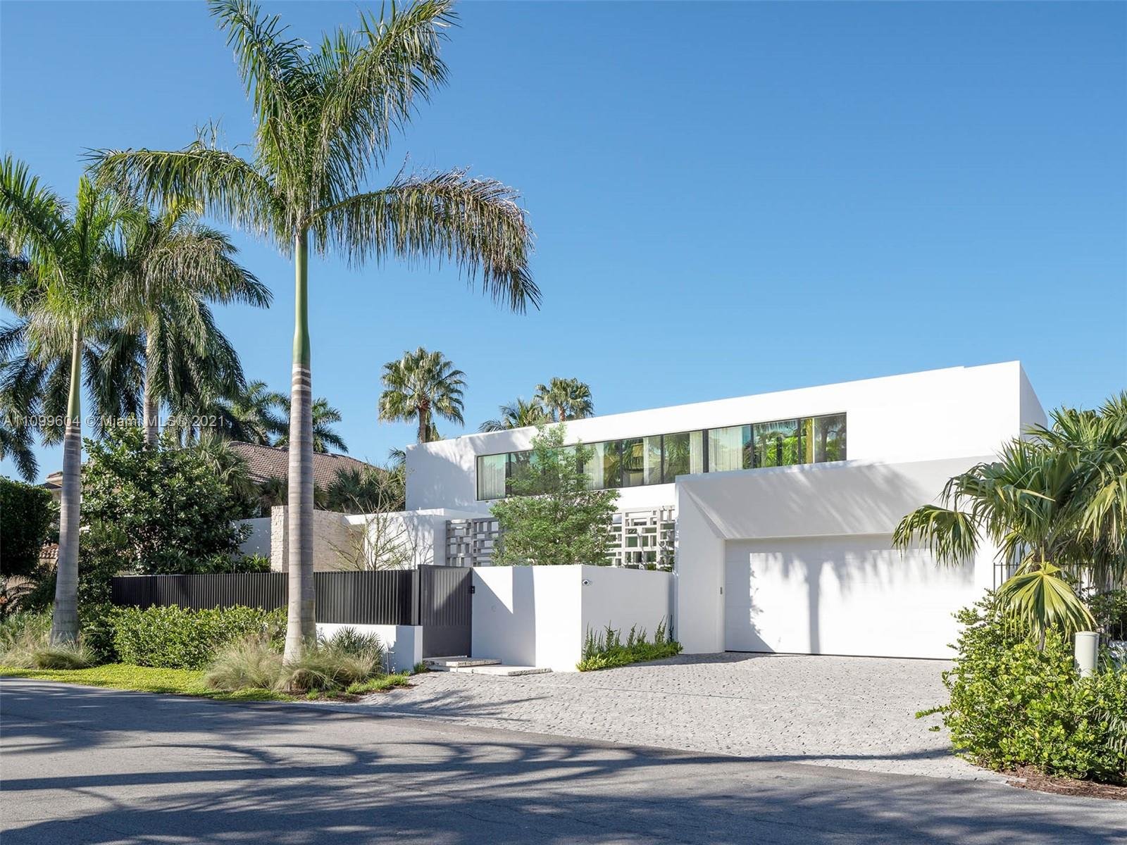 Newly Built Contemporary Waterfront Estate