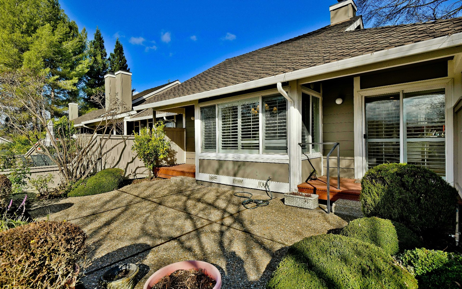 587 Silver Lake Dr