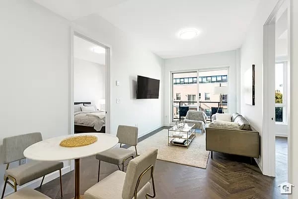 1414 West 4th St Unit: 4F