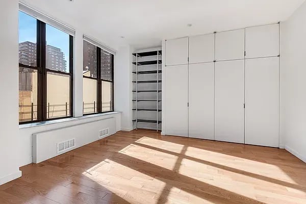 252 West 30th Street Unit: 3