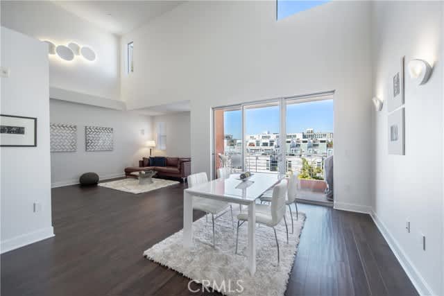 4211 Redwood Avenue #408
