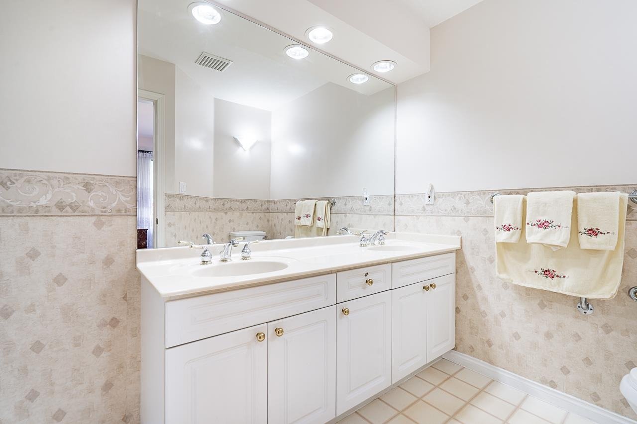 305-3098 Guildford Wy