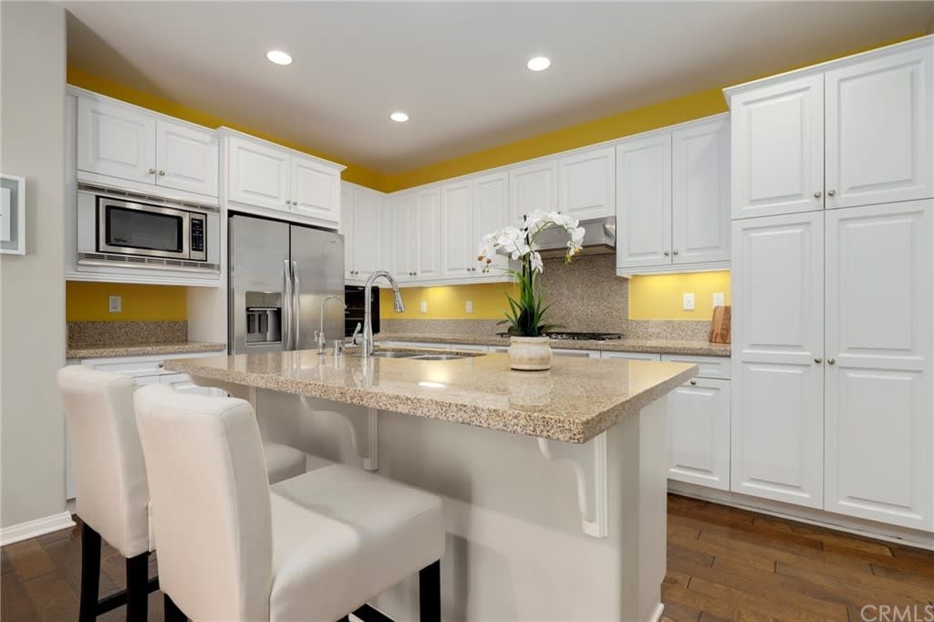3016 E Walking Beam Pl