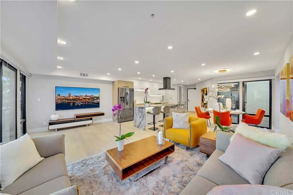 Oceanfront Luxury Condo in Long Beach