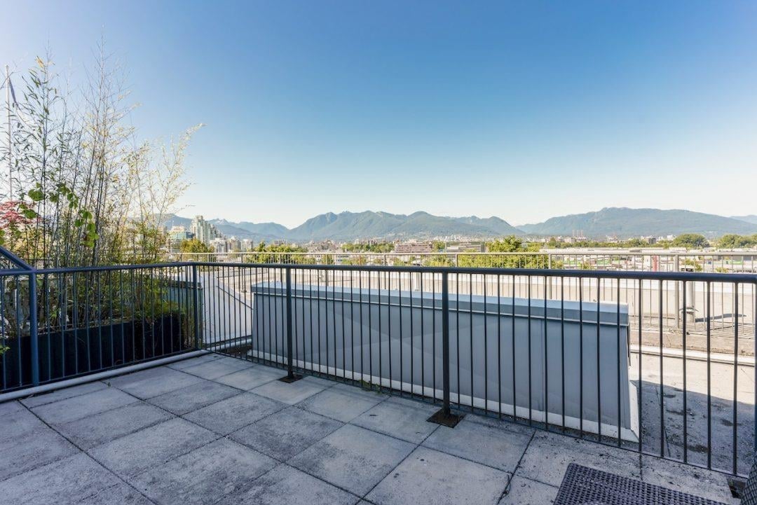 PH524-350 E 2nd Ave