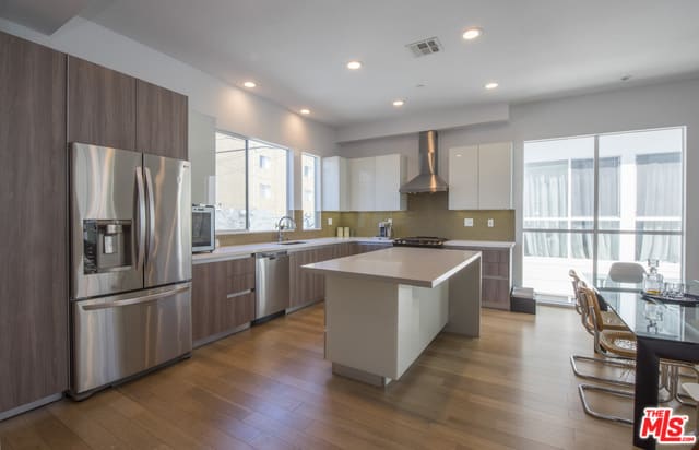 6721 W Hepburn Wy