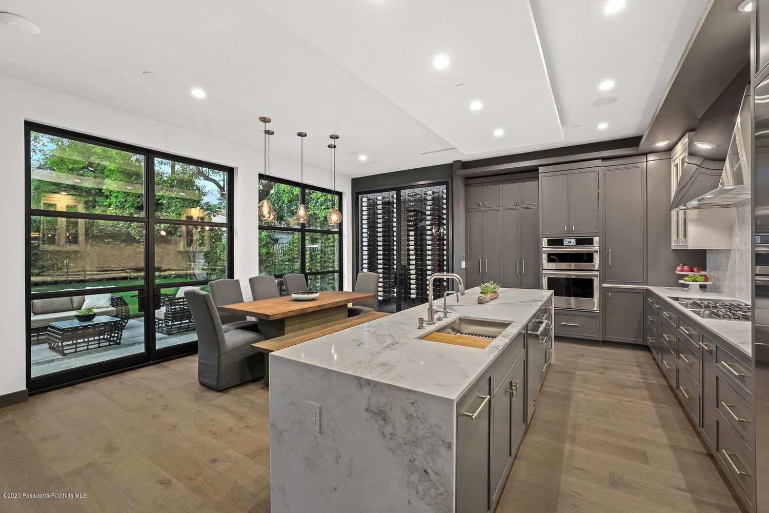 217 Lamour Dr