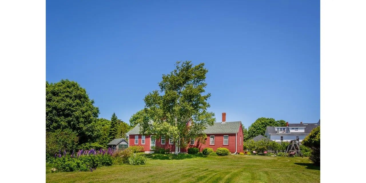 New Listing! 5 Chestnut Street, Vinalhaven, ME 04863 – $775,000