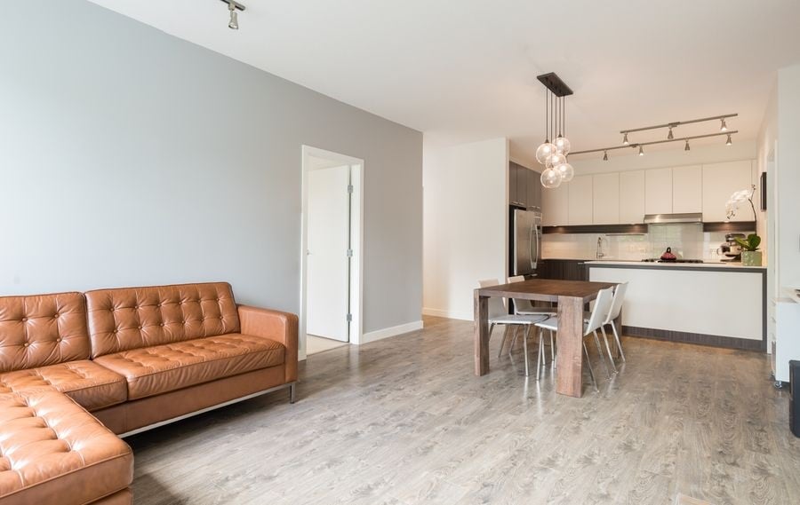 209-555 Foster Ave