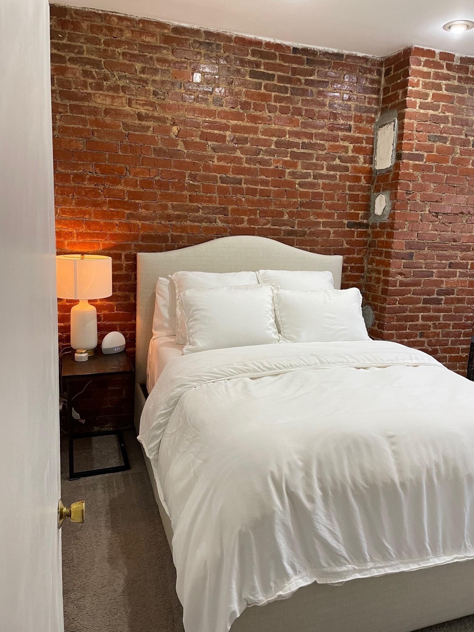 Beautiful Keswick Street 1 bed 1 bath - Laundry in Unit - Pets Negotiable 