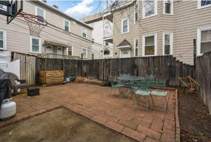 4 Cherokee St