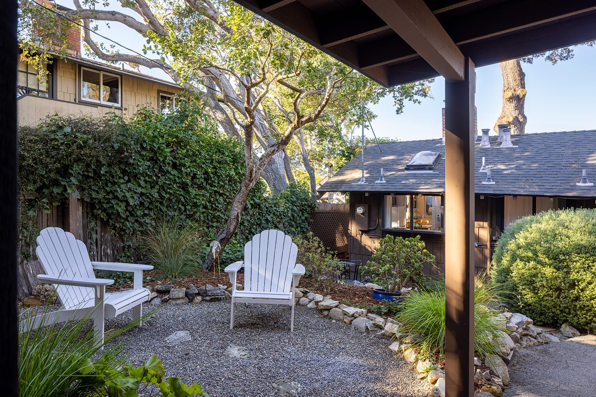 Spacious Carmel Cottage - Monte Verde & 7th SWC