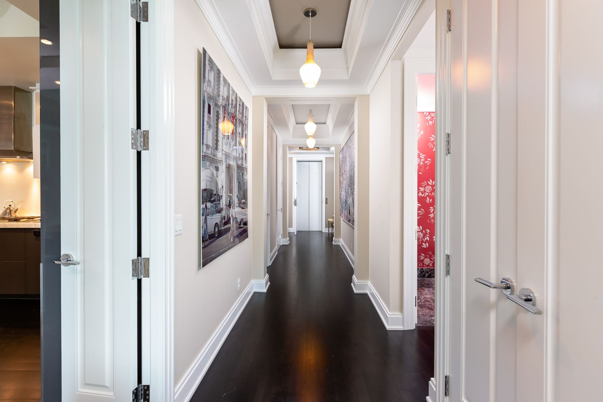 206 Bloor St W 