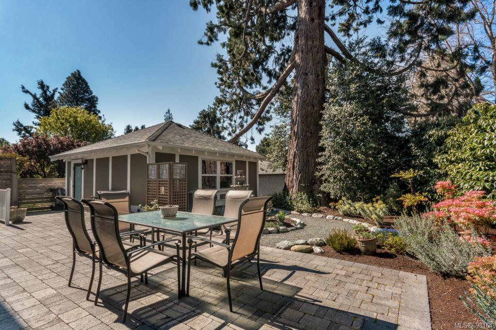 2995 Uplands Rd