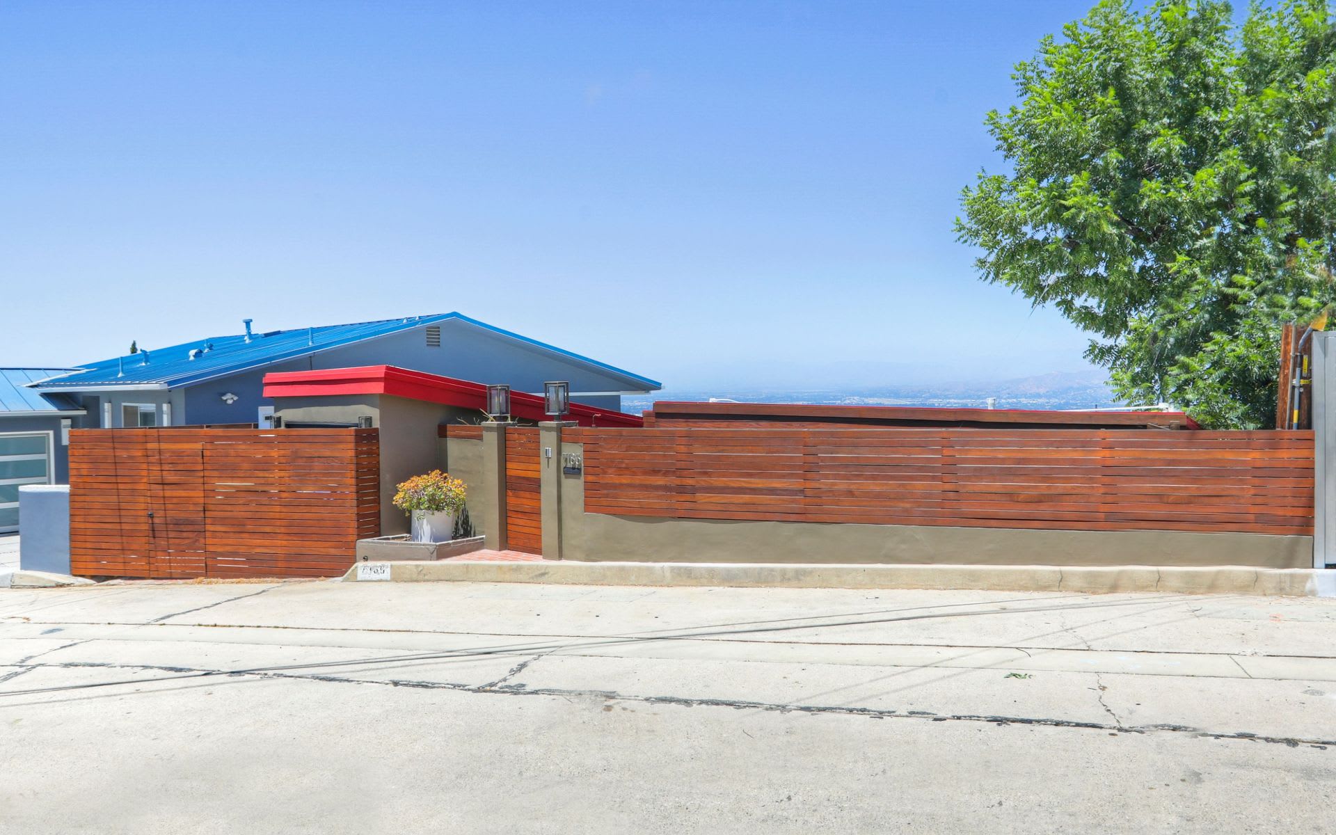  7185 Pacific View Dr