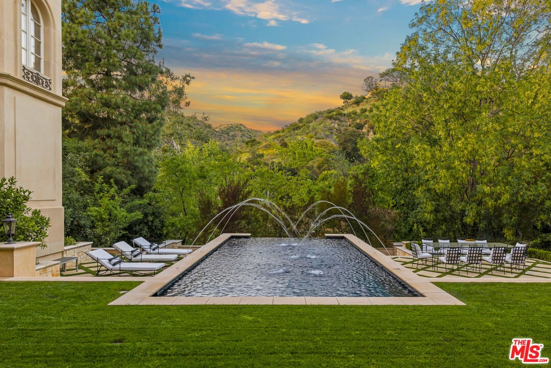 Grandeur Oasis