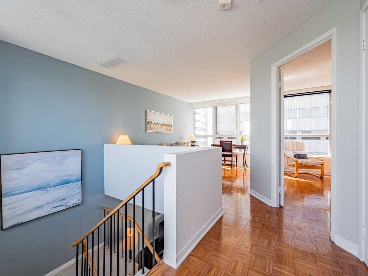 360 BLOOR ST E PH 5
