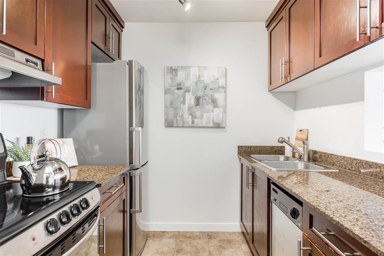 306-288 E 14th Ave